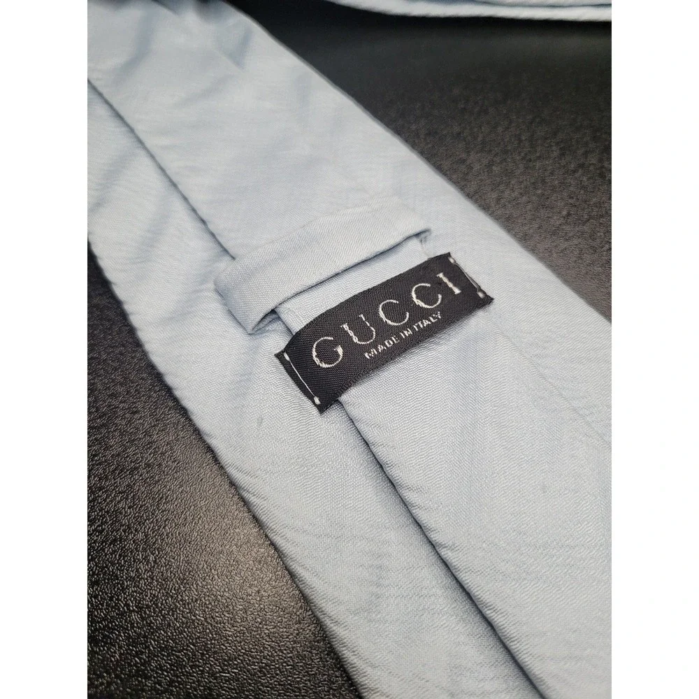 Gucci Men's Necktie Light Blue Textured Silk 3.75